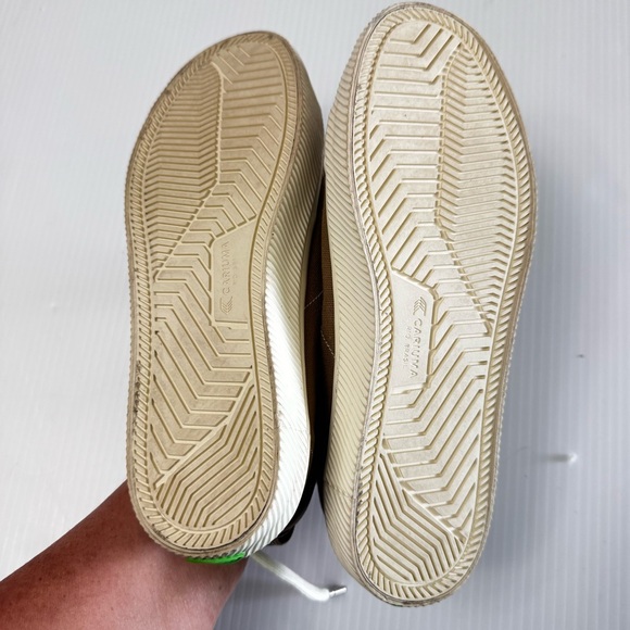 Cariuma OCA Low Sand Canvas Sneakers size 8 - Picture 10 of 10